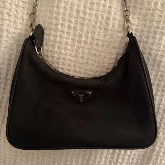 Black Prada nylon bag - Picture 2 of 4